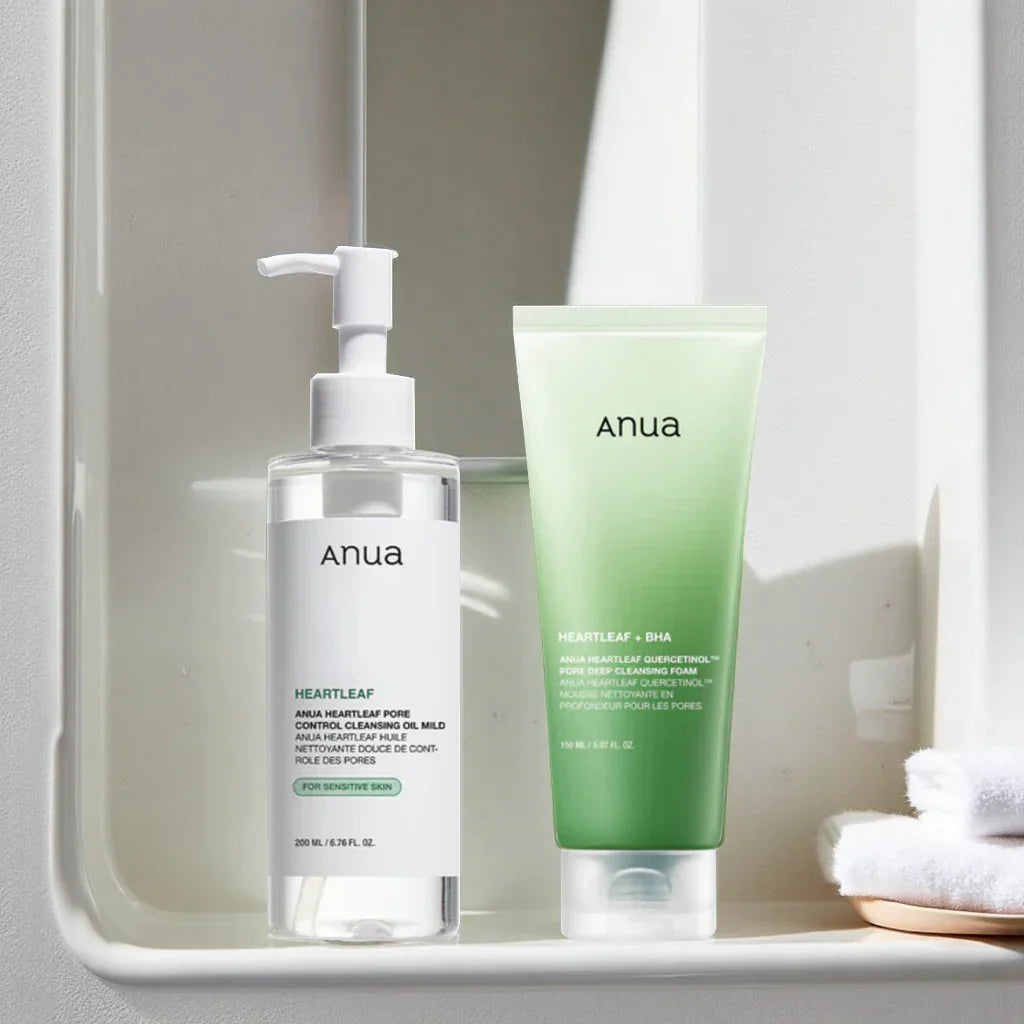 Anua Double Cleansing Duo Set combining heartleaf cleansing oil and quercetinol cleansing foam for deep pore purification.