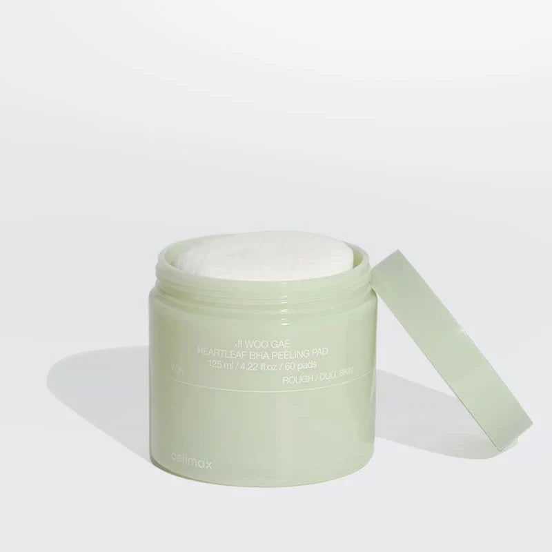 Celimax Heartleaf BHA Exfoliating Pads combining physical and chemical exfoliation to remove dead skin cells.