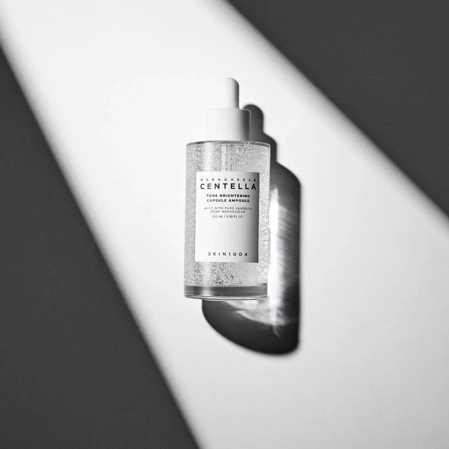 Tone Brightening Ampoule keeping skin hydrated for longer with an exclusive oil-in-water-gel technology.
