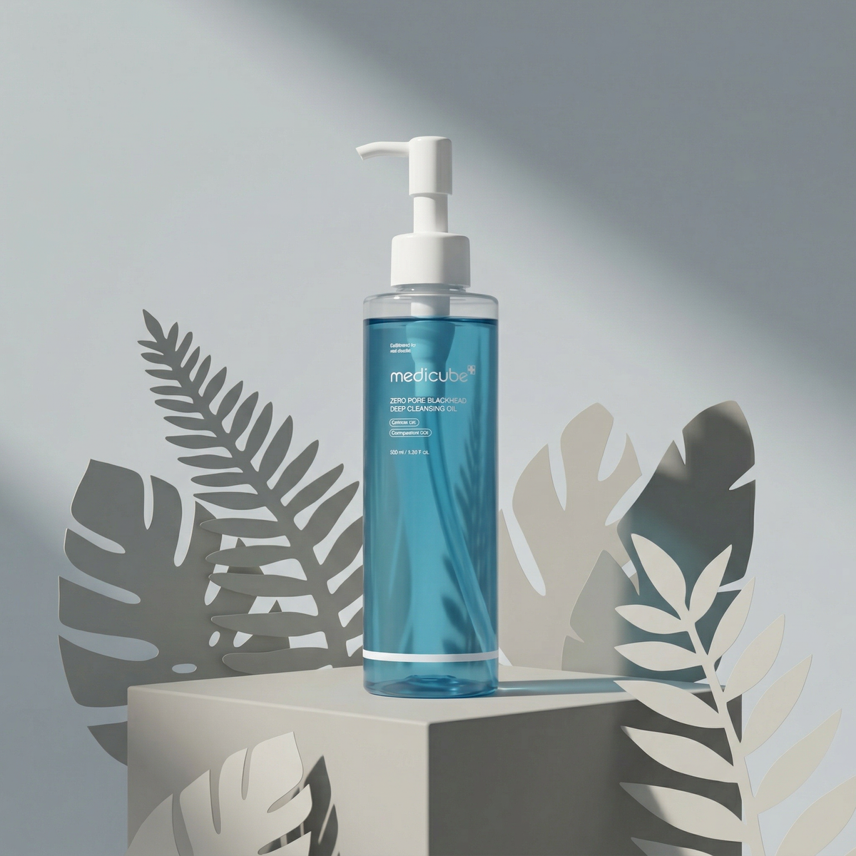 Medicube Zero Pore Blackhead Cleansing Oil regulating excess sebum and refining skin texture with niacinamide.