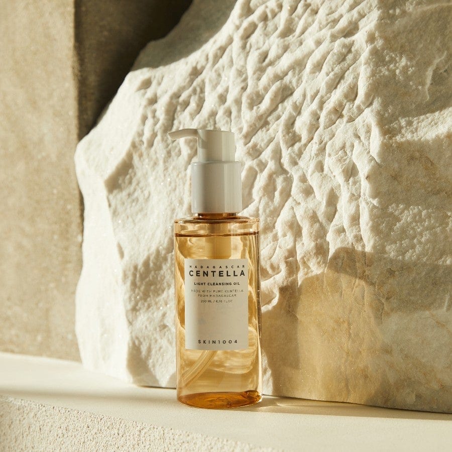 Centella Light Cleansing Oil removing makeup, sunscreen, excess sebum, and daily impurities without stripping moisture.