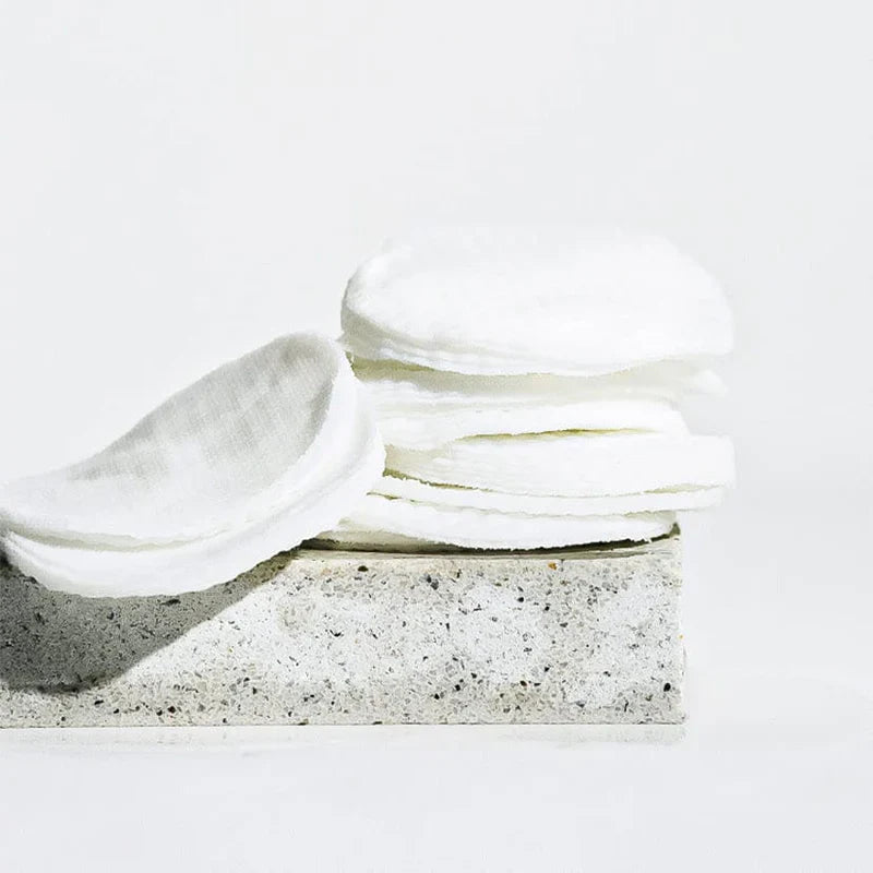 Celimax Heartleaf BHA Exfoliating Pads gently exfoliating and controlling sebum production with BHA.