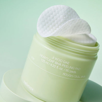 Celimax Heartleaf BHA Exfoliating Pads soothing and purifying blemish-prone skin with heartleaf extract and tea tree oil.