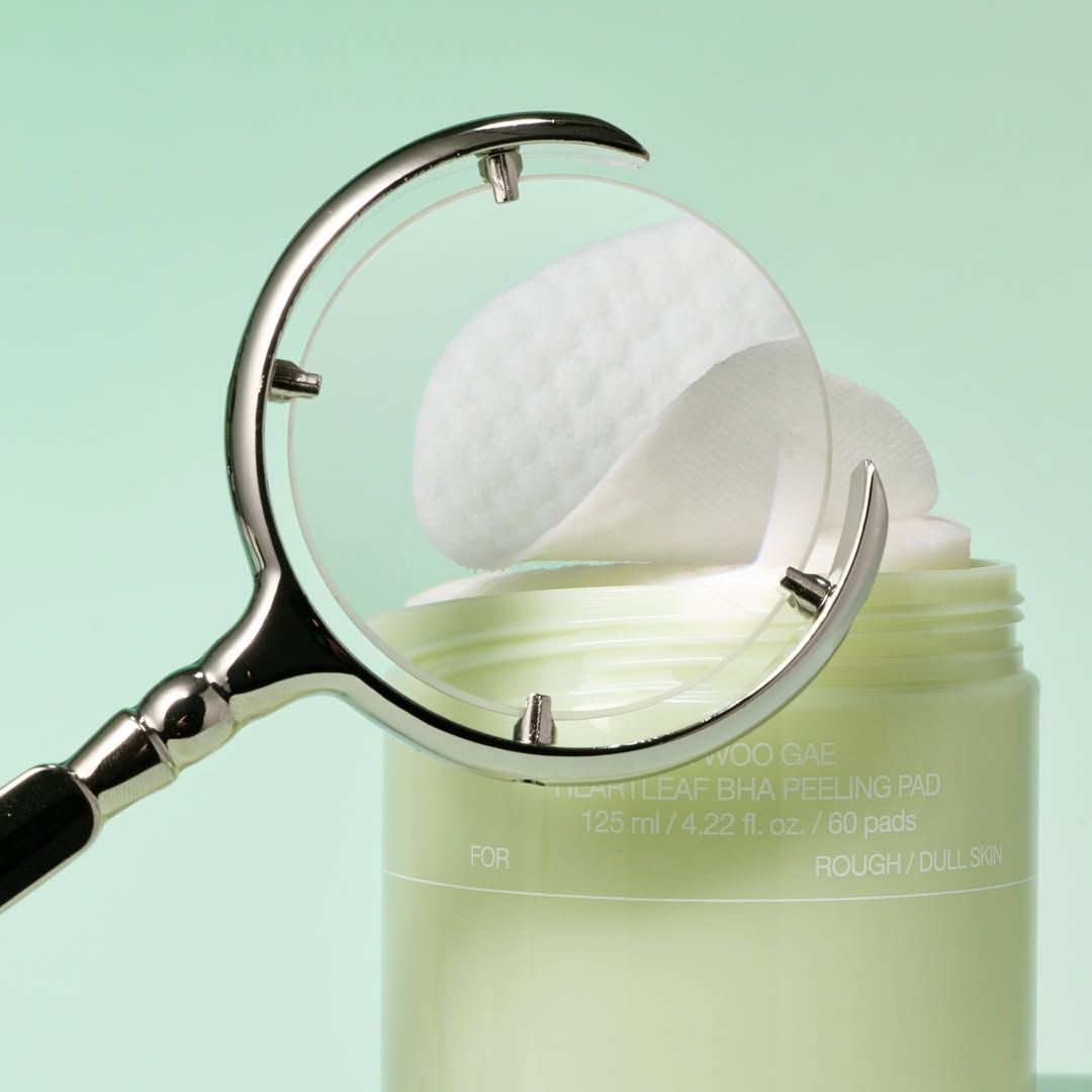 Celimax Heartleaf BHA Exfoliating Pads maintaining hydration and post-exfoliation comfort with hyaluronic acid.