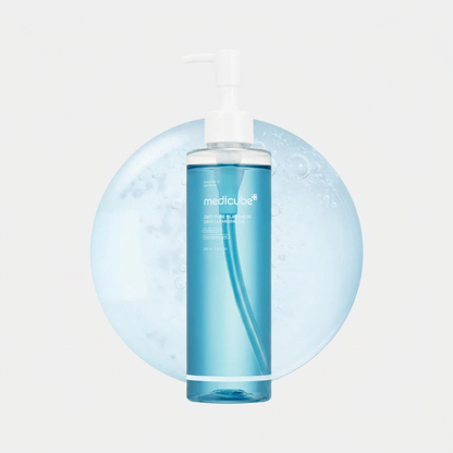 Medicube Zero Pore Blackhead Cleansing Oil melting away blackheads, excess oil, and stubborn makeup.