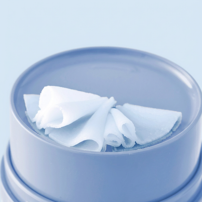 Refreshing Pore Exfoliating Cleansing Balm soothing and calming the skin during cleansing with guaiazulene.